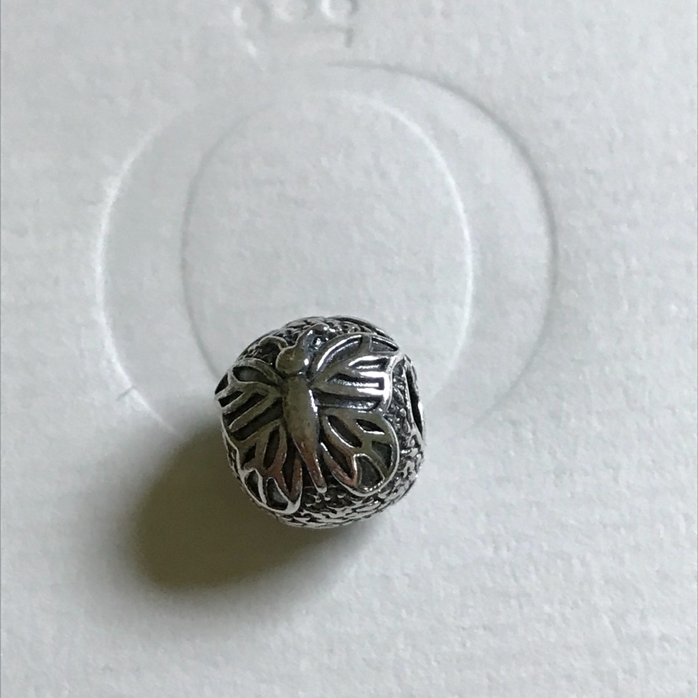 ❤️Dreamy Pandora butterfly end cap❤️